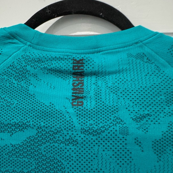 Gymshark Teal Patterned Tee - Picture 4 of 4